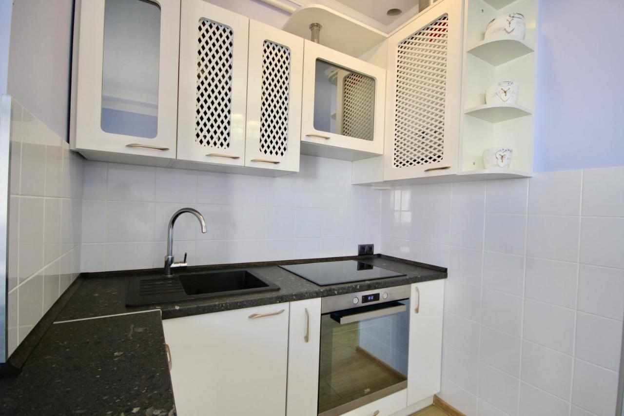 Romantic Lux Vivaldi Suite Svobode Avenue 39 Lviv Buitenkant foto